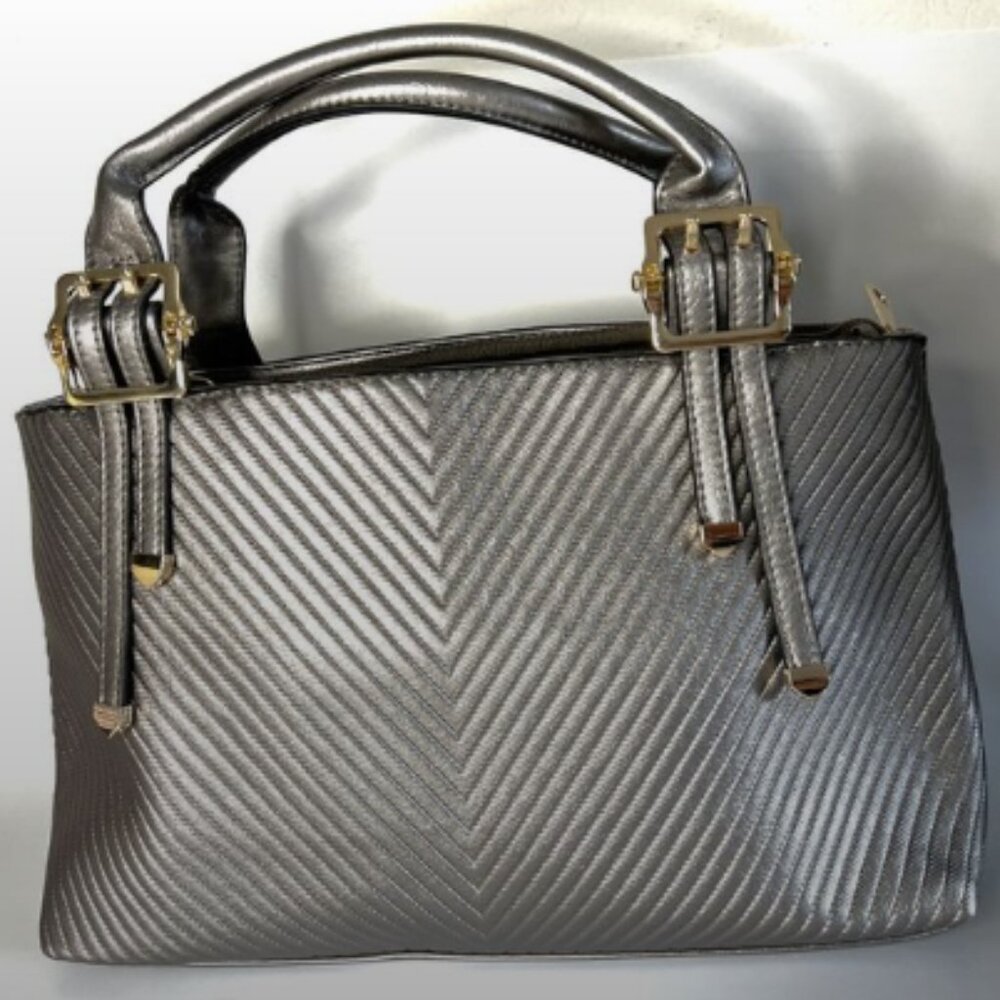 Chic Metallic Crossbody Bag
